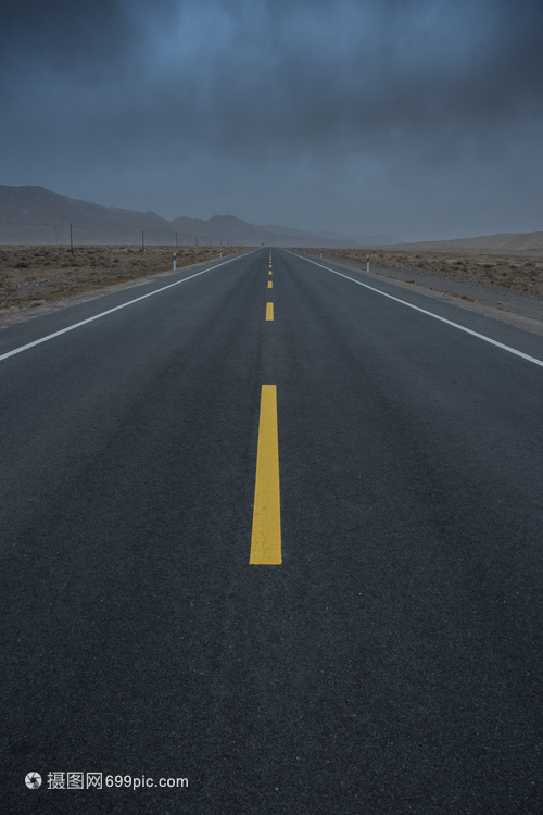 沙漠公路橋梁 連接荒蕪的奇跡與挑戰